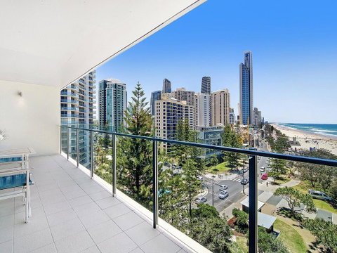 Central Surfers Paradise - Absolute Beachfront - Kempsey Accommodation 2