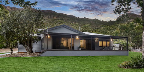 Central Views Halls Gap - Kempsey Accommodation 3