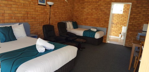 Centrepoint Motel Deniliquin - Kempsey Accommodation 0