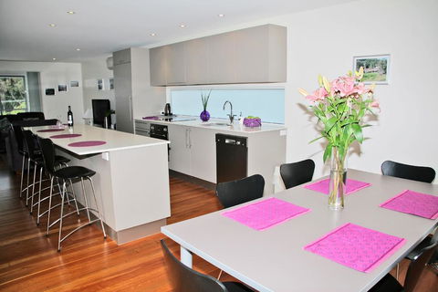 Cerulean Blue Combo - Kempsey Accommodation 0