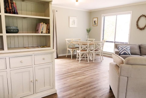 Charlottes Honor - River & Golf Cottage - Kempsey Accommodation 3