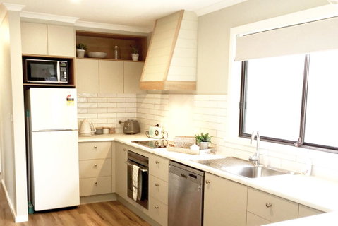 Charlottes Honor - River & Golf Cottage - Kempsey Accommodation 2