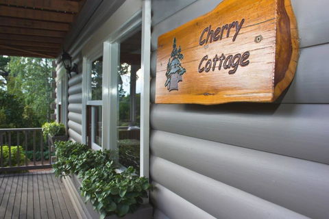 Cherry Cottage - Leura - Kempsey Accommodation 2