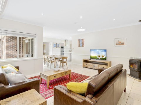Cherry Walk Cottage - Kempsey Accommodation 1