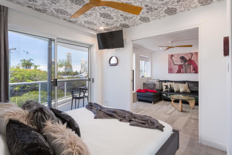 Chevron Sails - Kempsey Accommodation 3