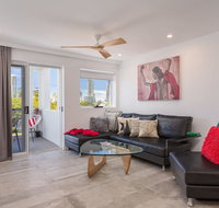 Chevron Sails - Kempsey Accommodation