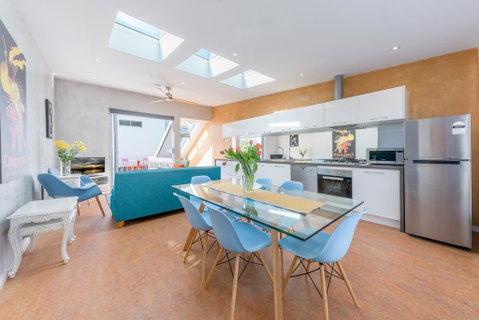 Chic East Sydney Pad - Kempsey Accommodation 0