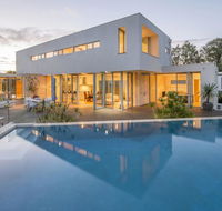 Cinque - Luxury Family Home with Pool Close to Beach and Town - Kempsey Accommodation