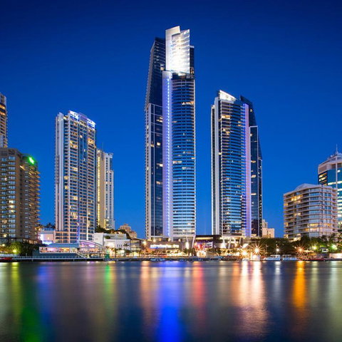 Circle On Cavil Holidays Gold Coast - Kempsey Accommodation 3