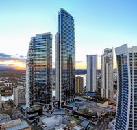 Circle on Cavill - HR Surfers Paradise - Kempsey Accommodation