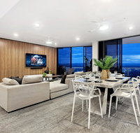 Circle On Cavill Subpenthouse - Kempsey Accommodation