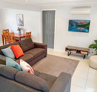 City Center - Modern 2-Bedroom Apartment - Kempsey Accommodation