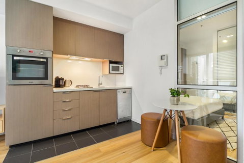 Clean Modern Apartment 15 Mins From City On Tram - Kempsey Accommodation 2