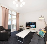 Close St Kilda Commercial Hub and Melbourne Centre