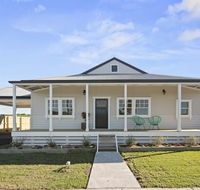 Cloverdale Cottage - Kempsey Accommodation