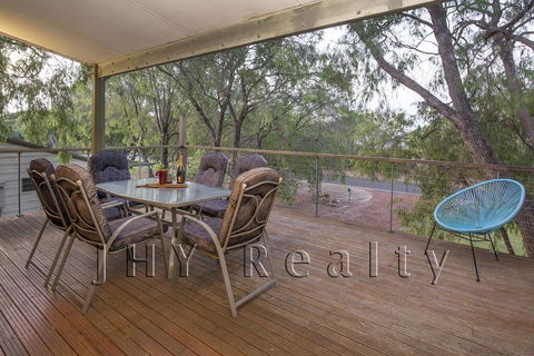Coastal Cottage - Kempsey Accommodation 1