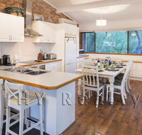 Coastal Cottage - Kempsey Accommodation