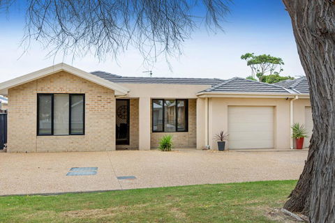 COASTAL HAVEN - DROMANA - Kempsey Accommodation 0