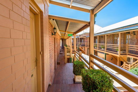 Cobb & Co Court Boutique Hotel - Kempsey Accommodation 1