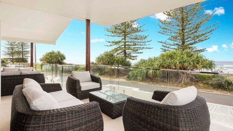 Coco De Mer Beach Villa - Kempsey Accommodation 0
