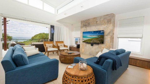 Coco De Mer Beach Villa - Kempsey Accommodation 1