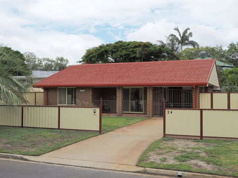 Comfortable Lowset Family Home Only Minutes From The Water! Tarooki St, Bellara - Kempsey Accommodation 0