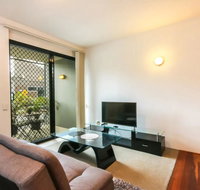 Contemporary 1 Bedroom Teneriffe Apartment with Pool and Gym - Kempsey Accommodation