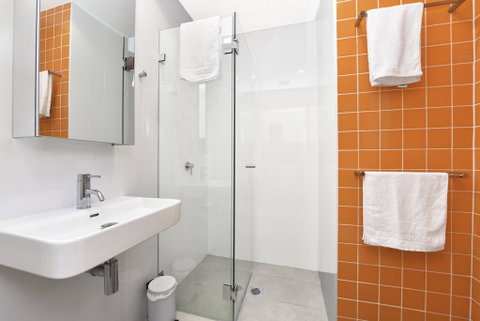 Contemporary Brand New Central Located Studio - Kempsey Accommodation 2