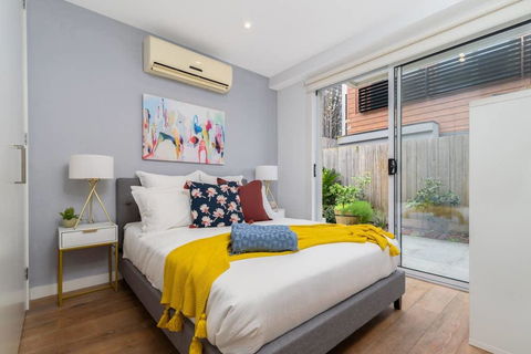 Convenience And Luxury In Carnegie - Kempsey Accommodation 2