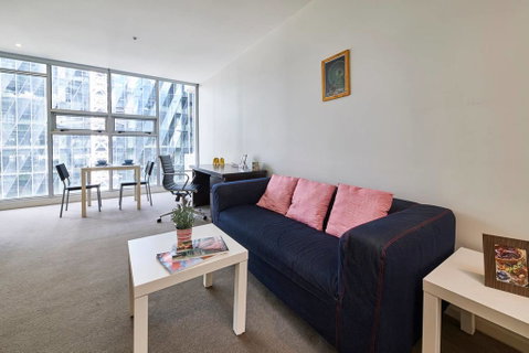 Convenient & Modern 1 Bed Apartment Docklands - Kempsey Accommodation 2
