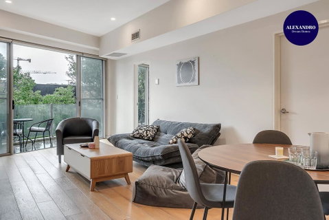 Convenient Apartment - 1 Min Walk To Train - Kempsey Accommodation 2