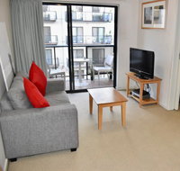 Convenient City Apartment with Pool Gym and Tennis Court - Kempsey Accommodation