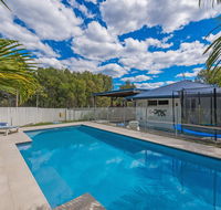 Coolum House Pet Friendly - Kempsey Accommodation