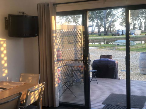 Coonawarra Cabins Unit D - Kempsey Accommodation 2