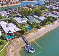 Coorumbong 16 - 5 BDRM Canal Home with Pool - Kempsey Accommodation