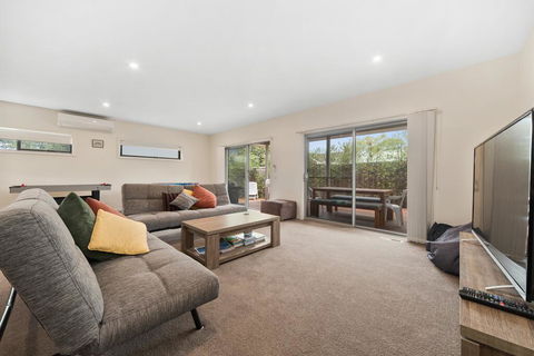 Cootamundra - Kempsey Accommodation 0