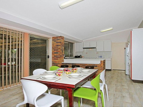 Corner Haven - Family Retreat With Outdoor Living - Kempsey Accommodation 2