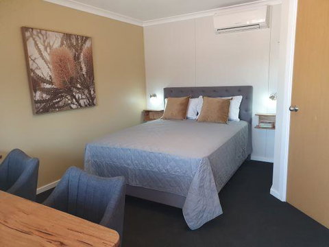 Cornwall House Accommodation - Kempsey Accommodation 0