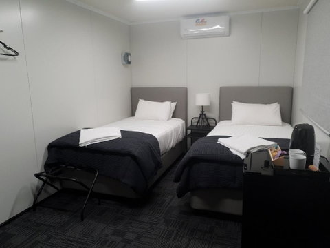 Cornwall House Accommodation - Kempsey Accommodation 1