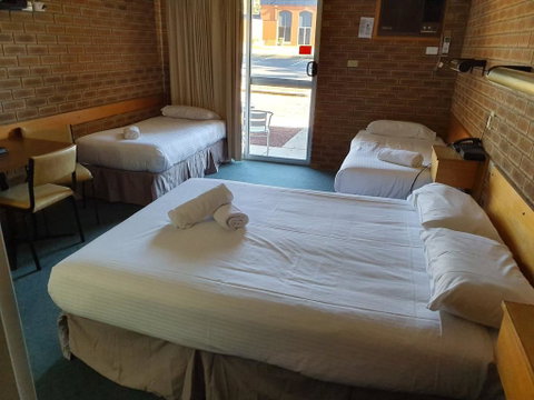 Corowa Golf Club Motel - Kempsey Accommodation 1