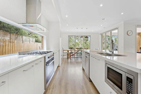 CORYMBIA - MOUNT MARTHA - Kempsey Accommodation 1