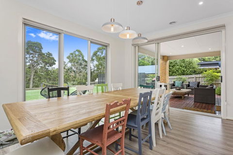 CORYMBIA - MOUNT MARTHA - Kempsey Accommodation 2