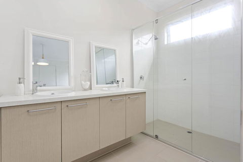 CORYMBIA - MOUNT MARTHA - Kempsey Accommodation 0