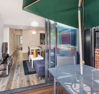 Cosmo Stays - Spacious 3-bedroom Deluxe Townhouse