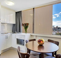 Cosmopolitan apartment at College St - Kempsey Accommodation