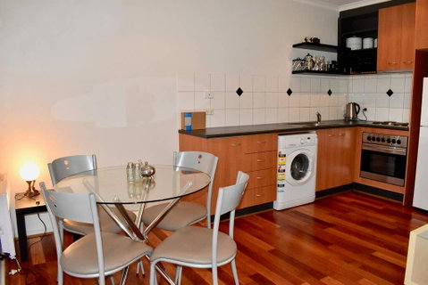 Cosy 1 Bedroom Apartment In Trendy Northcote - Kempsey Accommodation 2