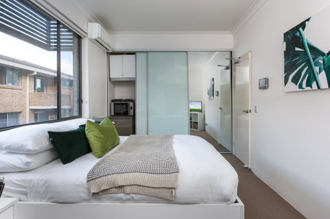 Cosy And Bright Studio Next To Westmead Hospital - Kempsey Accommodation 2