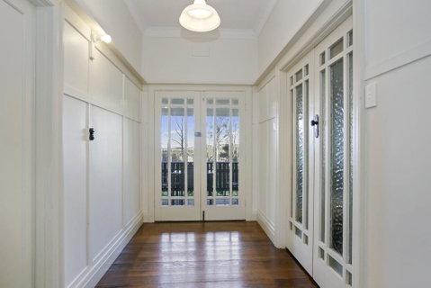 Cosy Californian Bungalow - Kempsey Accommodation 3