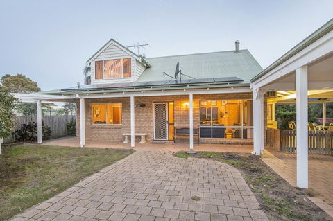 Country Cottage - Kempsey Accommodation 1
