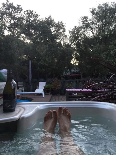 Country Retreat On 1 Acre With Pool, Hot Tub Surrounded By Trees - Kempsey Accommodation 2